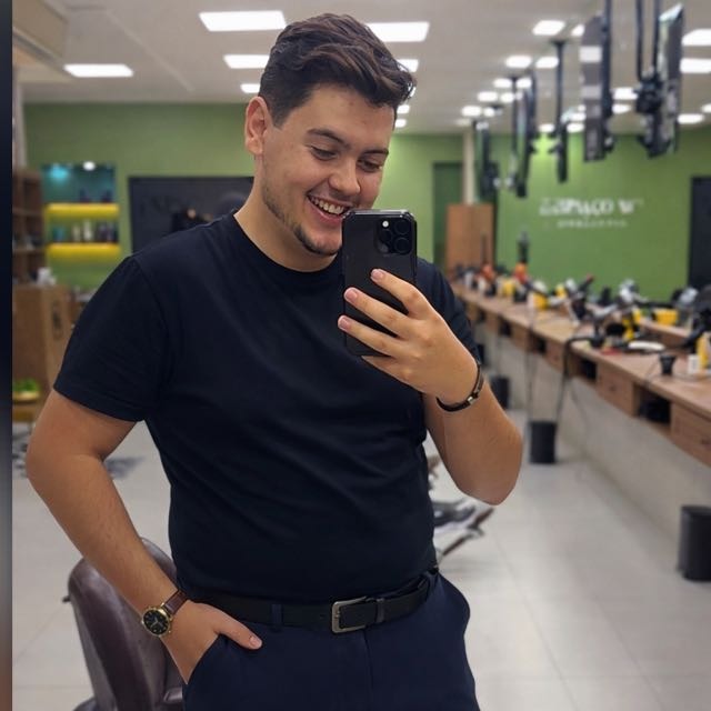 Marcos, especialista em prótese capilar